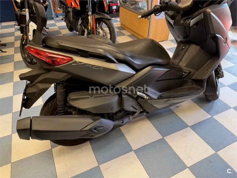Yamaha XMAX 400 – Vista 9