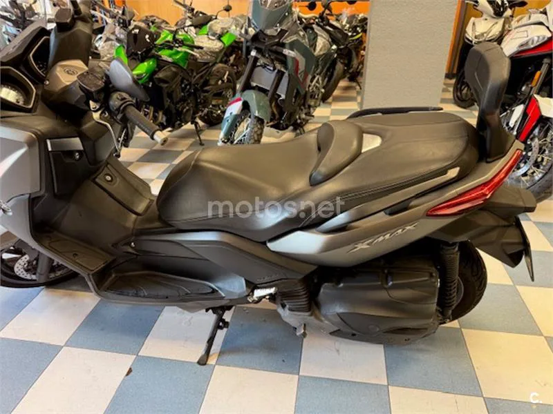 Yamaha XMAX 400 – Vista 10