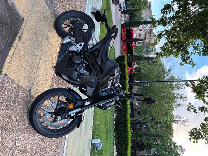 Honda CB 125 R – Vista 3