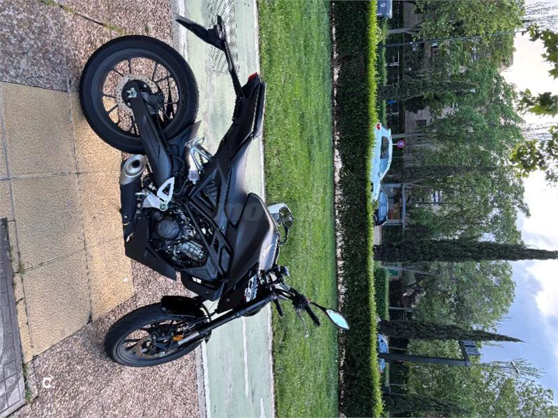 Honda CB 125 R – Vista 8