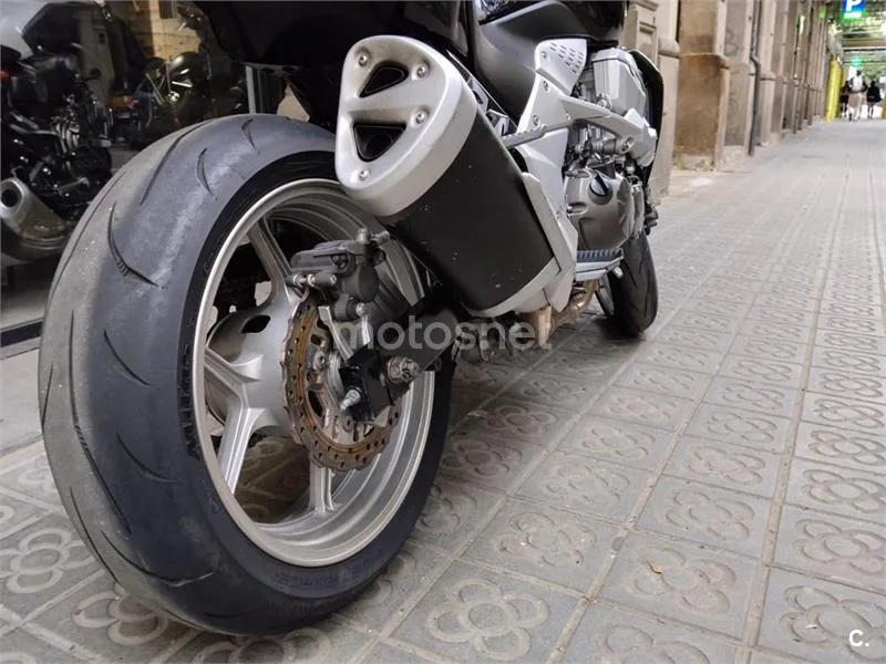 Kawasaki Z750 – Vista 16