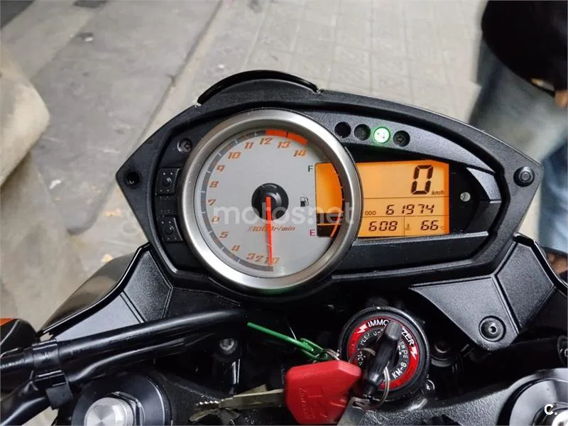 Kawasaki Z750 – Vista 17