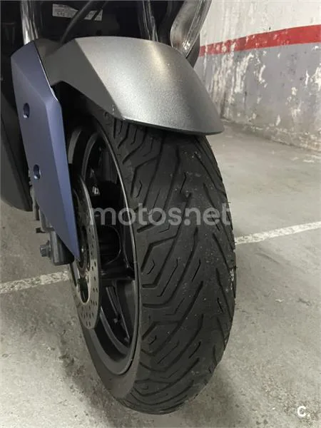 Yamaha XMAX 300 – Vista 12