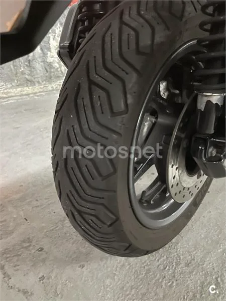 Yamaha XMAX 300 – Vista 13
