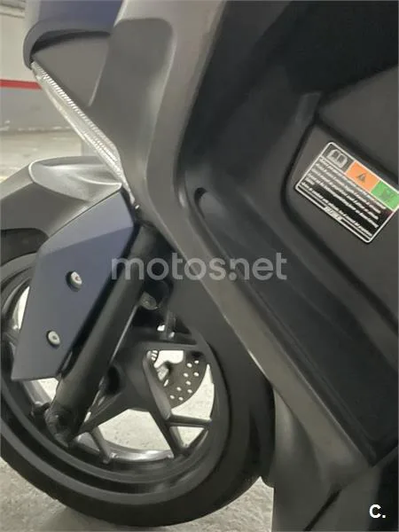 Yamaha XMAX 300 – Vista 15