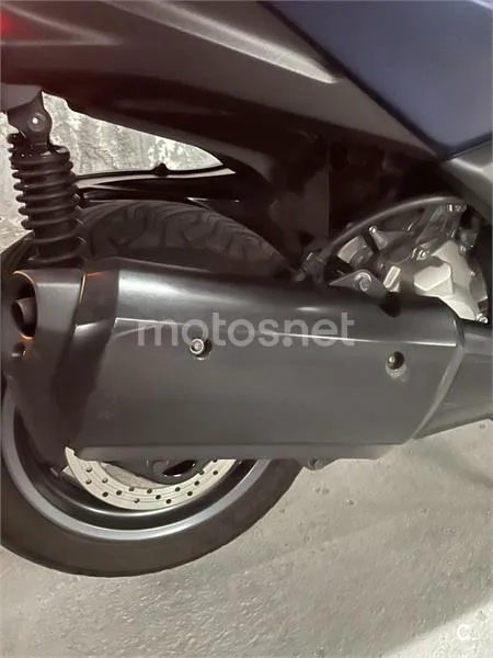 Yamaha XMAX 300 – Vista 16