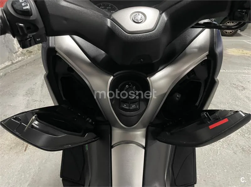 Yamaha XMAX 300 – Vista 18
