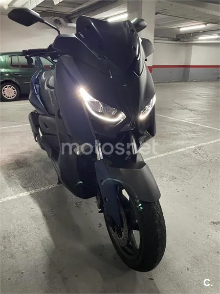 Yamaha XMAX 300 – Vista 6