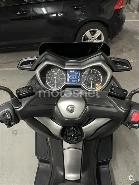 Yamaha XMAX 300 – Vista 10