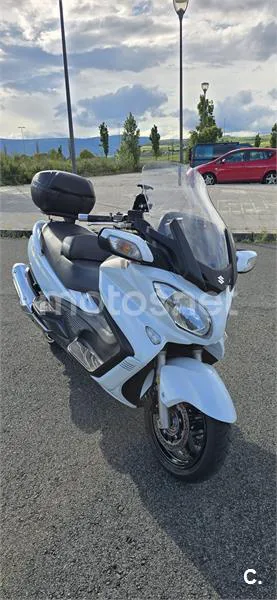 Suzuki Burgman 650 Executive – Vista 4