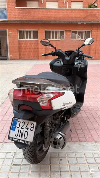 Kymco Super Dink 125 – Vista 4
