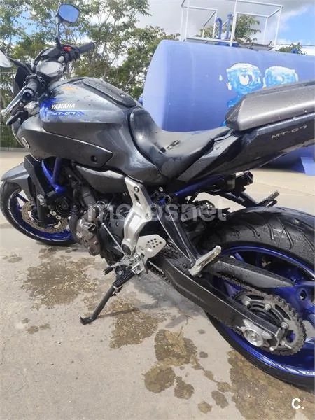 Yamaha MT-07 – Vista 6