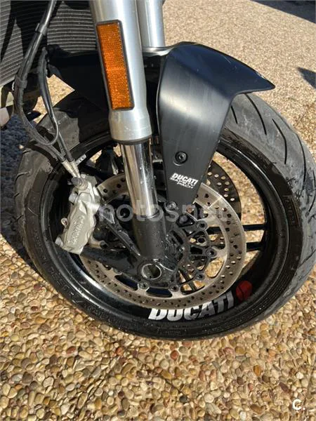Ducati Monster 821 – Vista 11