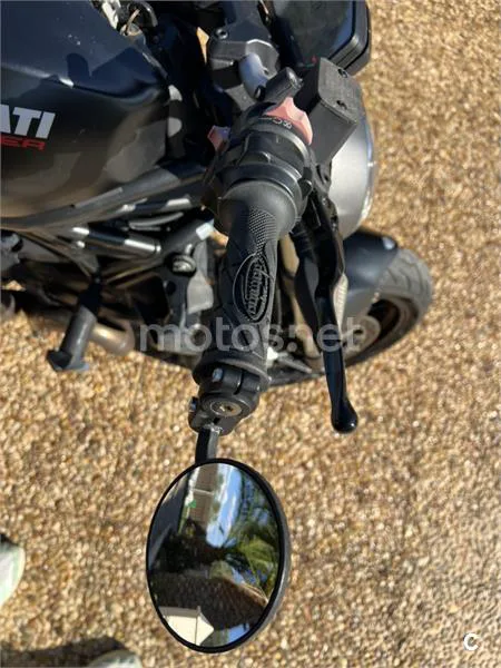 Ducati Monster 821 – Vista 12