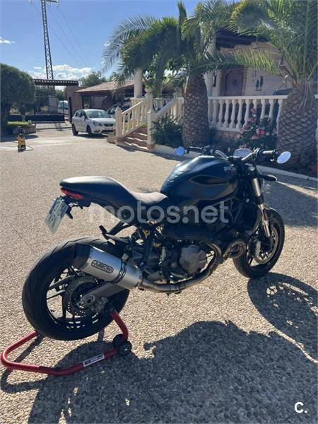 Ducati Monster 821 – Vista 4