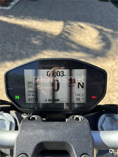 Ducati Monster 821 – Vista 8