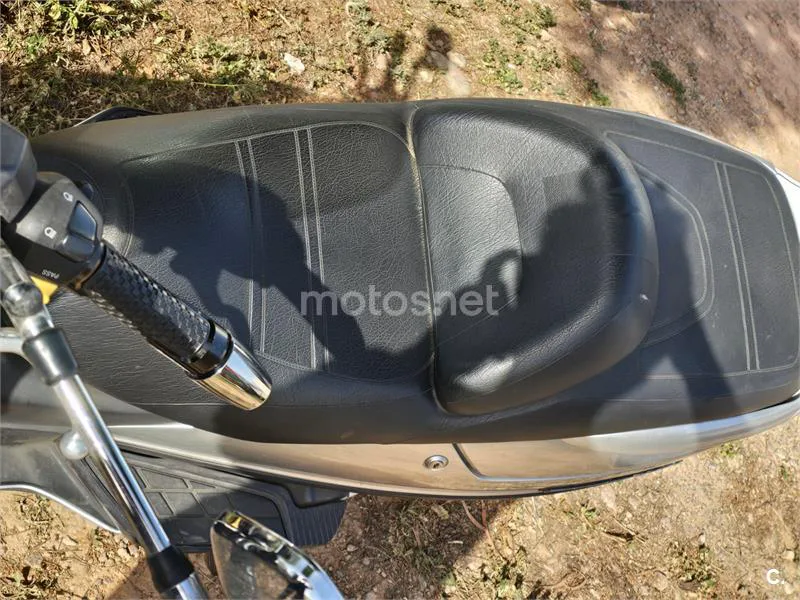 Suzuki Burgman 400 – Vista 4