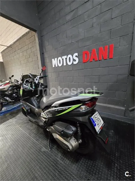 Kawasaki J300 – Vista 3