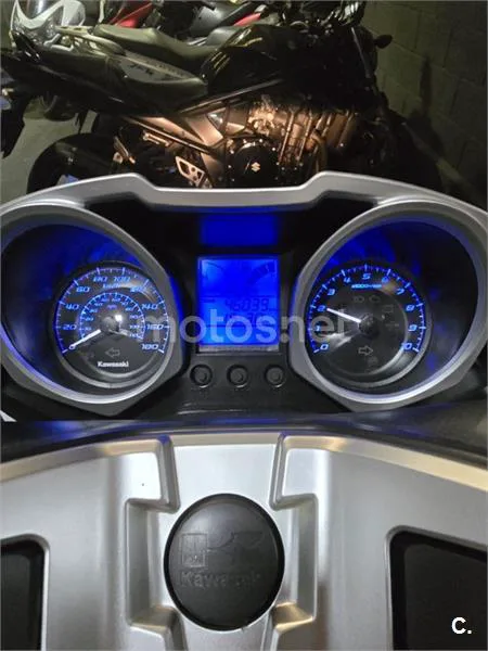 Kawasaki J300 – Vista 4
