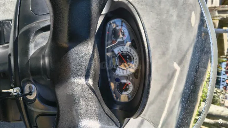 Suzuki Burgman 125 – Vista 3