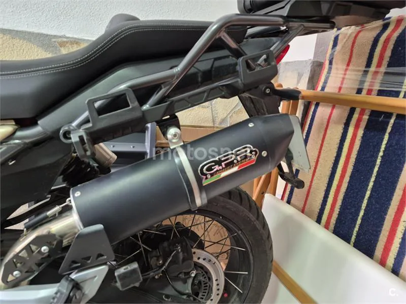 Moto Guzzi V85 TT - Vista 5