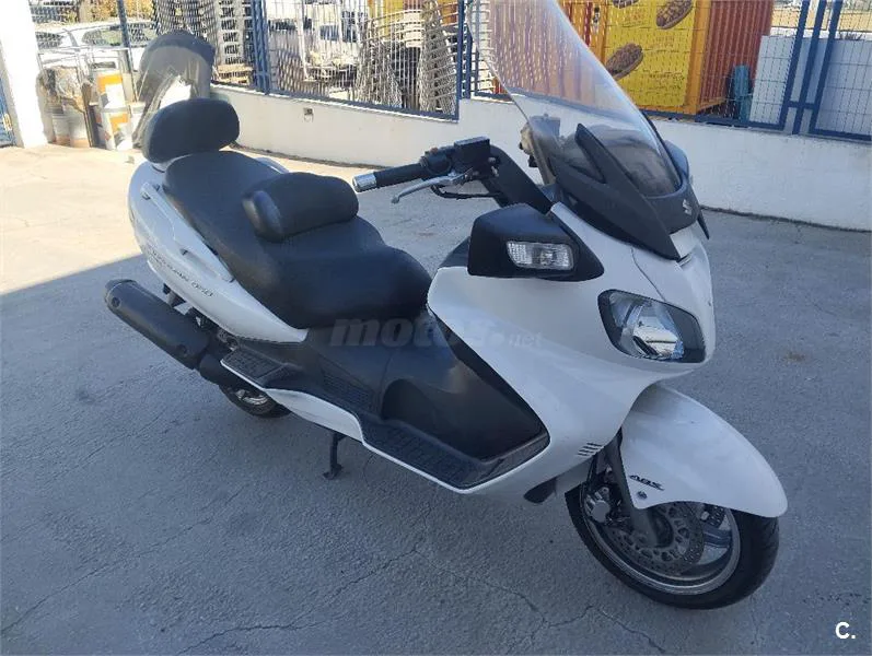 Suzuki Burgman 650 Executive – Vista 3