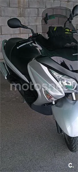 Suzuki Burgman 125 – Vista 3