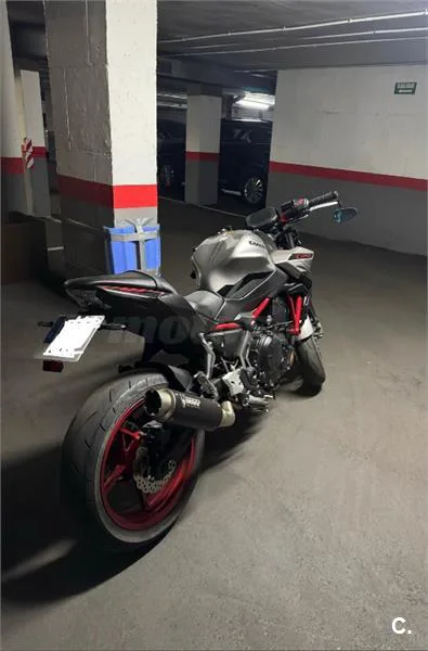 Kawasaki Z650 – Vista 2