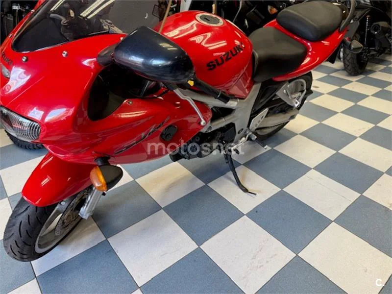 Suzuki SV 650 – Vista 8