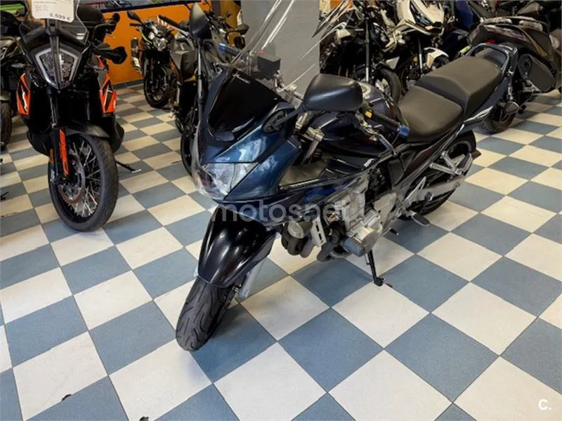 Suzuki Bandit 650 S – Vista 12