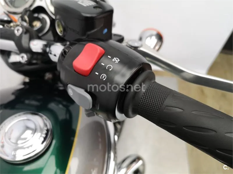 Triumph Bonneville T120 – Vista 14