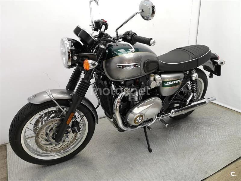 Triumph Bonneville T120 – Vista 18