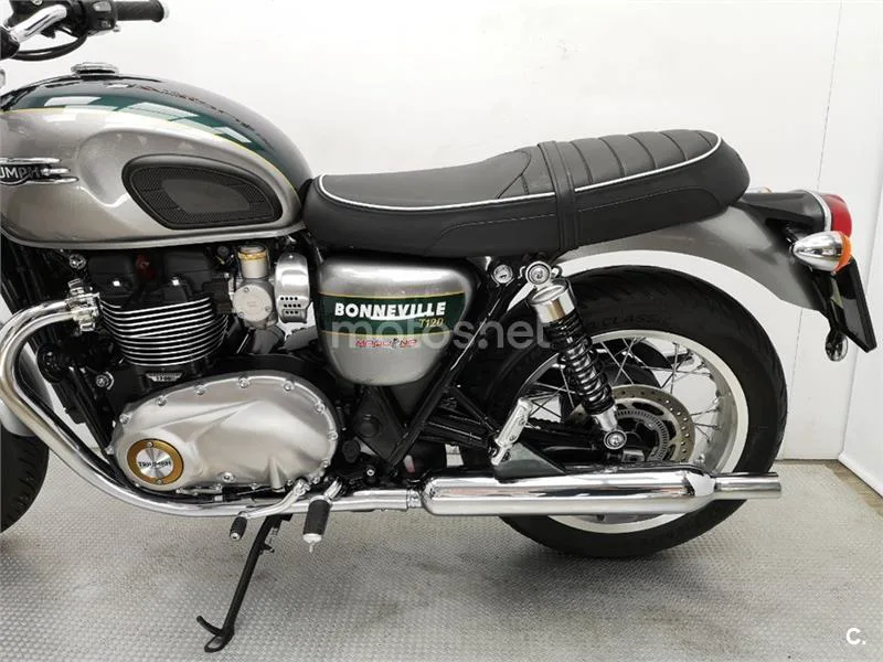 Triumph Bonneville T120 – Vista 21
