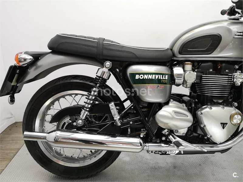 Triumph Bonneville T120 – Vista 9