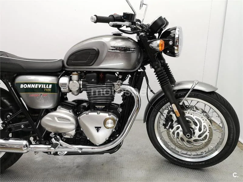 Triumph Bonneville T120 – Vista 10