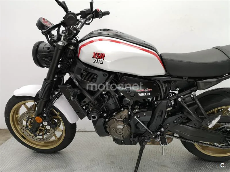 Yamaha XSR 700 – Vista 19