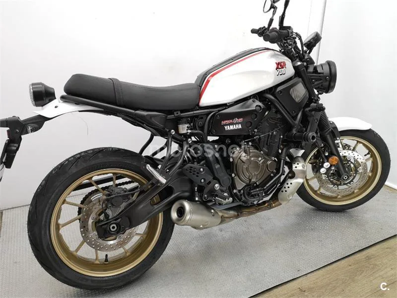 Yamaha XSR 700 – Vista 4