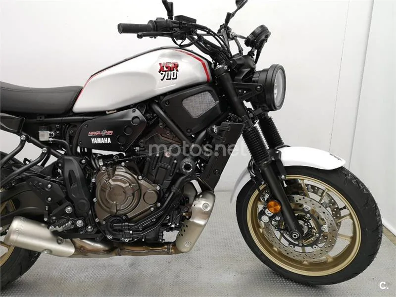 Yamaha XSR 700 – Vista 6
