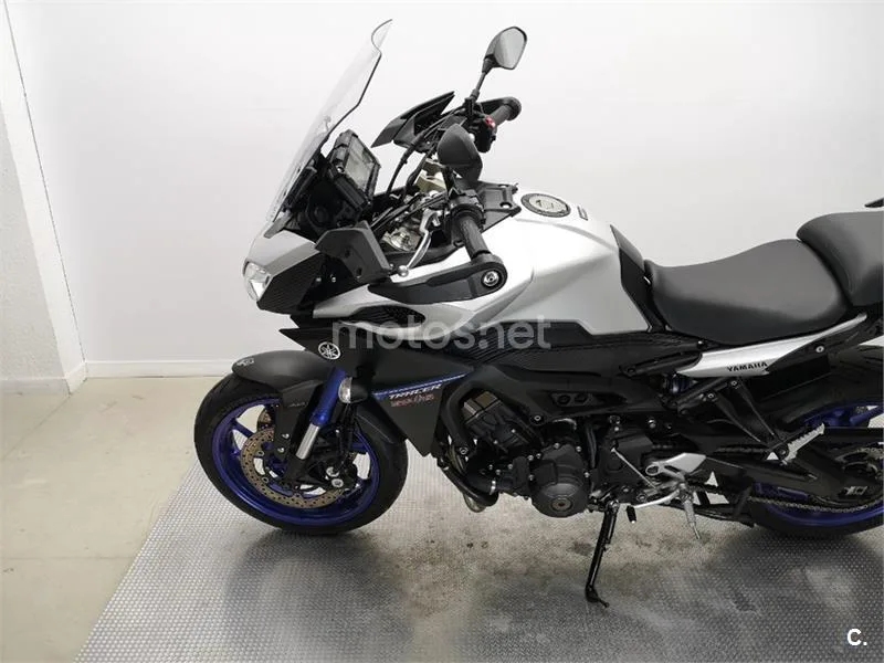 Yamaha MT-09 Tracer – Vista 19