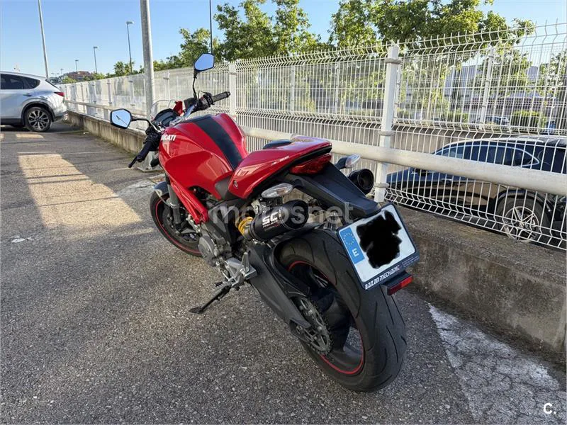 Ducati Monster 696 – Vista 3