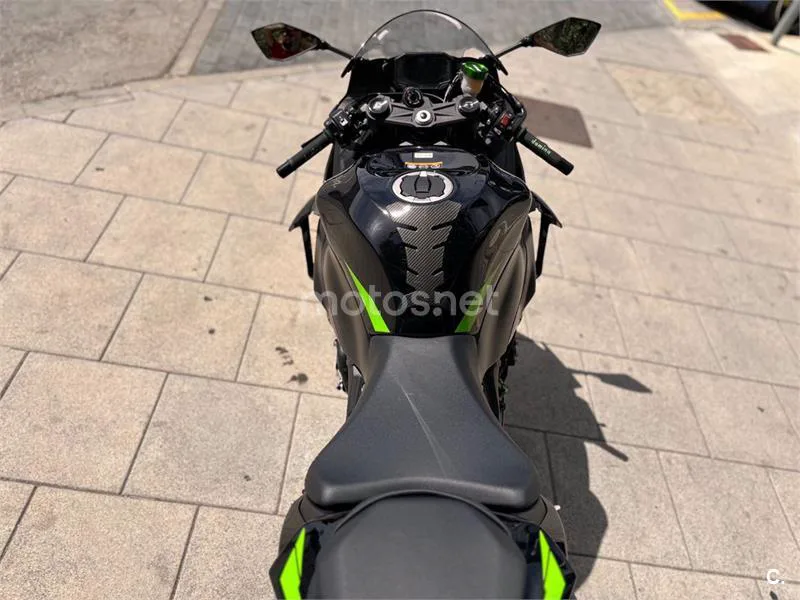 Kawasaki Ninja ZX-6R - Vista 11