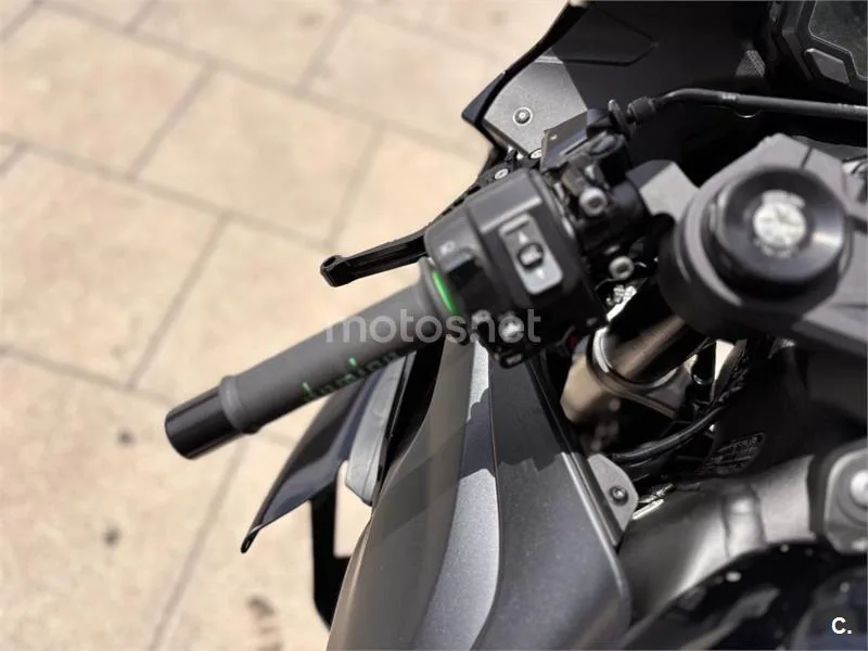 Kawasaki Ninja ZX-6R - Vista 14