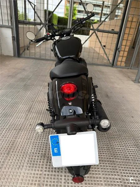 Keeway V 302 C – Vista 4