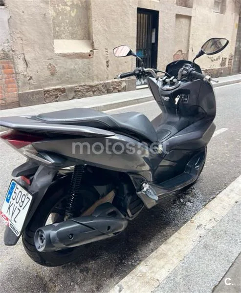Honda PCX 125 – Vista 3