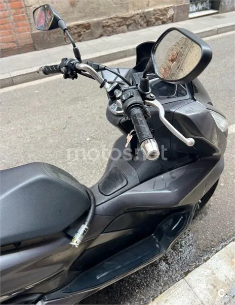 Honda PCX 125 – Vista 4