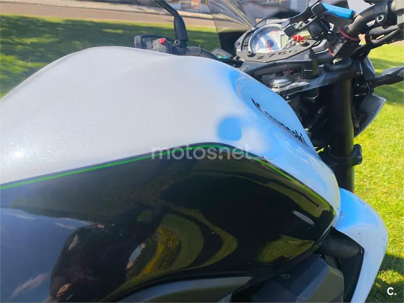 Kawasaki Z 750 – Vista 5