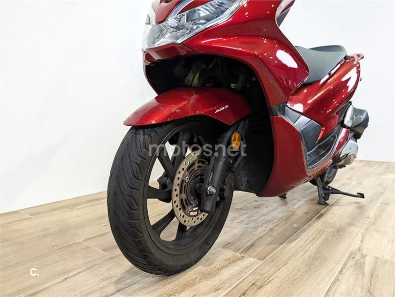 Honda PCX 125 – Vista 6