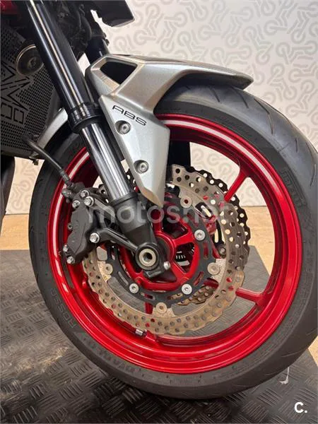 Kawasaki Z900 - Vista 11