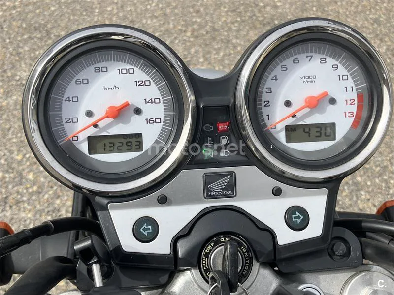 Honda VTR 250 – Vista 4