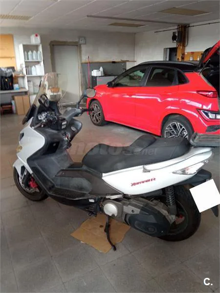 Kymco Xciting 500 – Vista 2